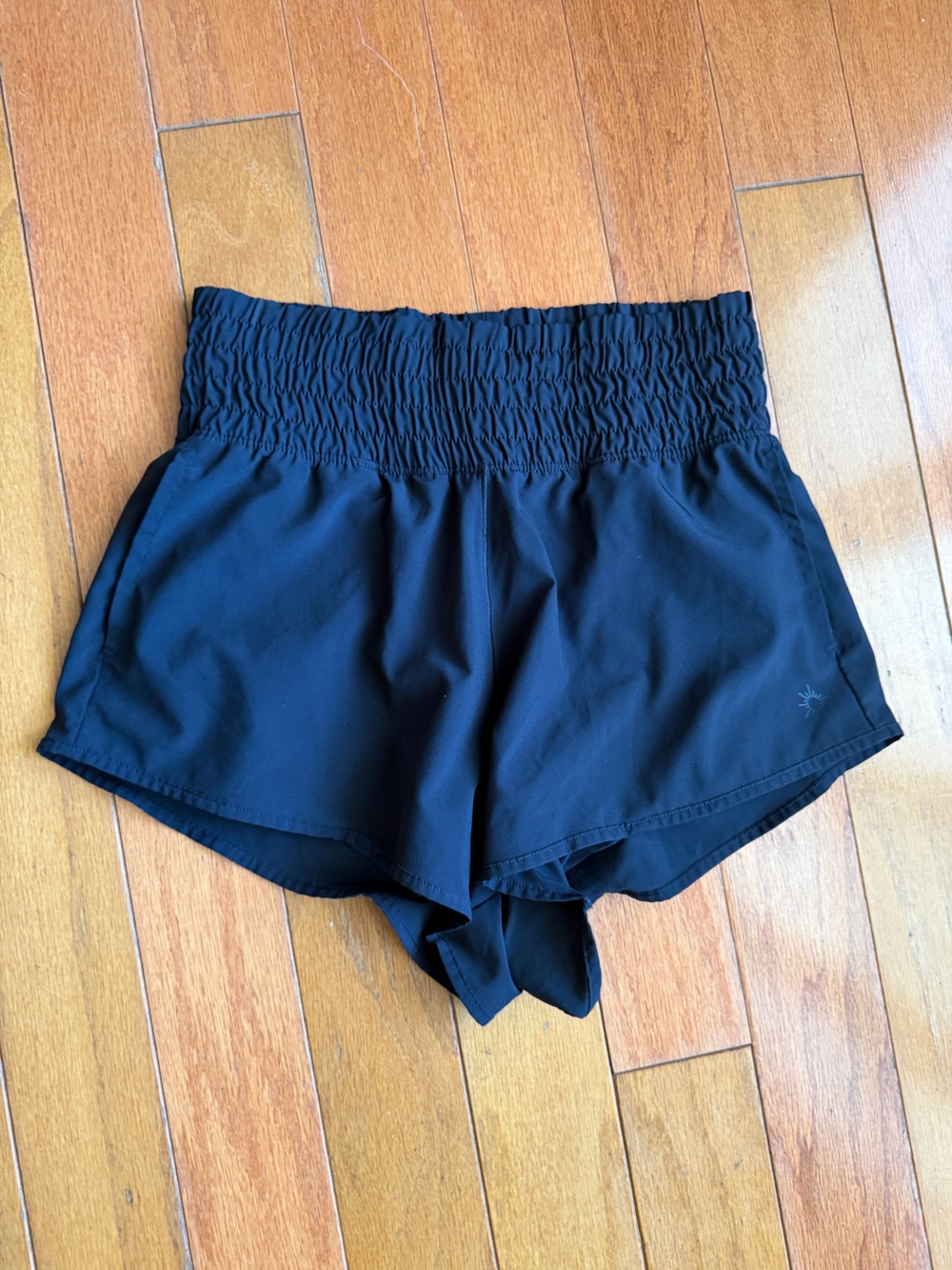 Aerie Offline High Waisted Butterfly Hem Hot Stuff Shorts Black Size XS